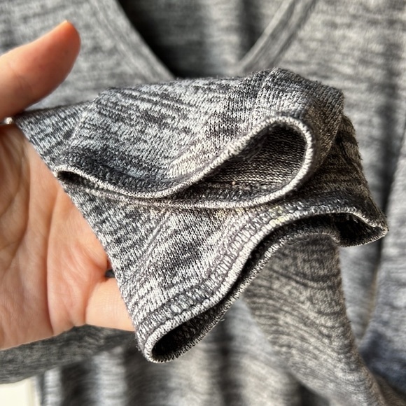 WILFRED FREE Heathered Grey Long Sleeve Back Cut Out Top Size Medium - Picture 4 of 9